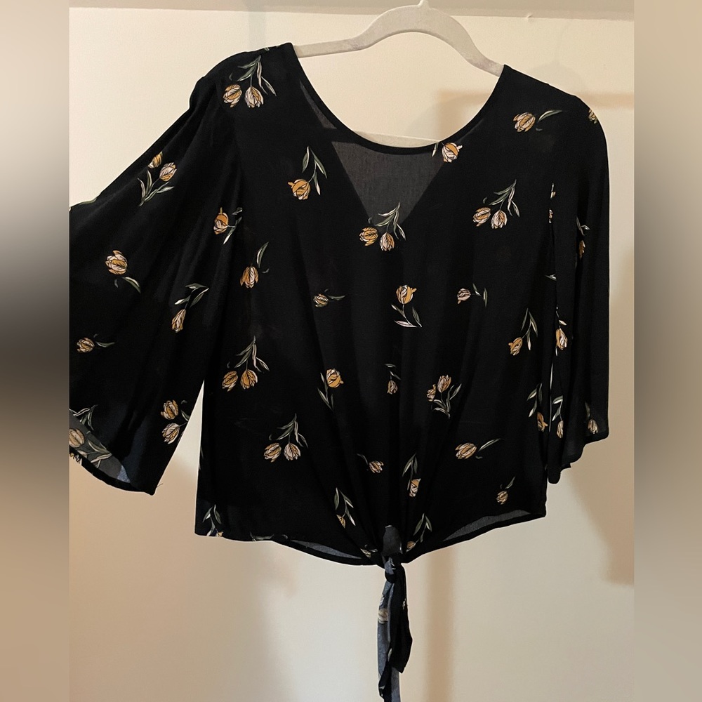 Black top w/ delicate yellow floral pattern
